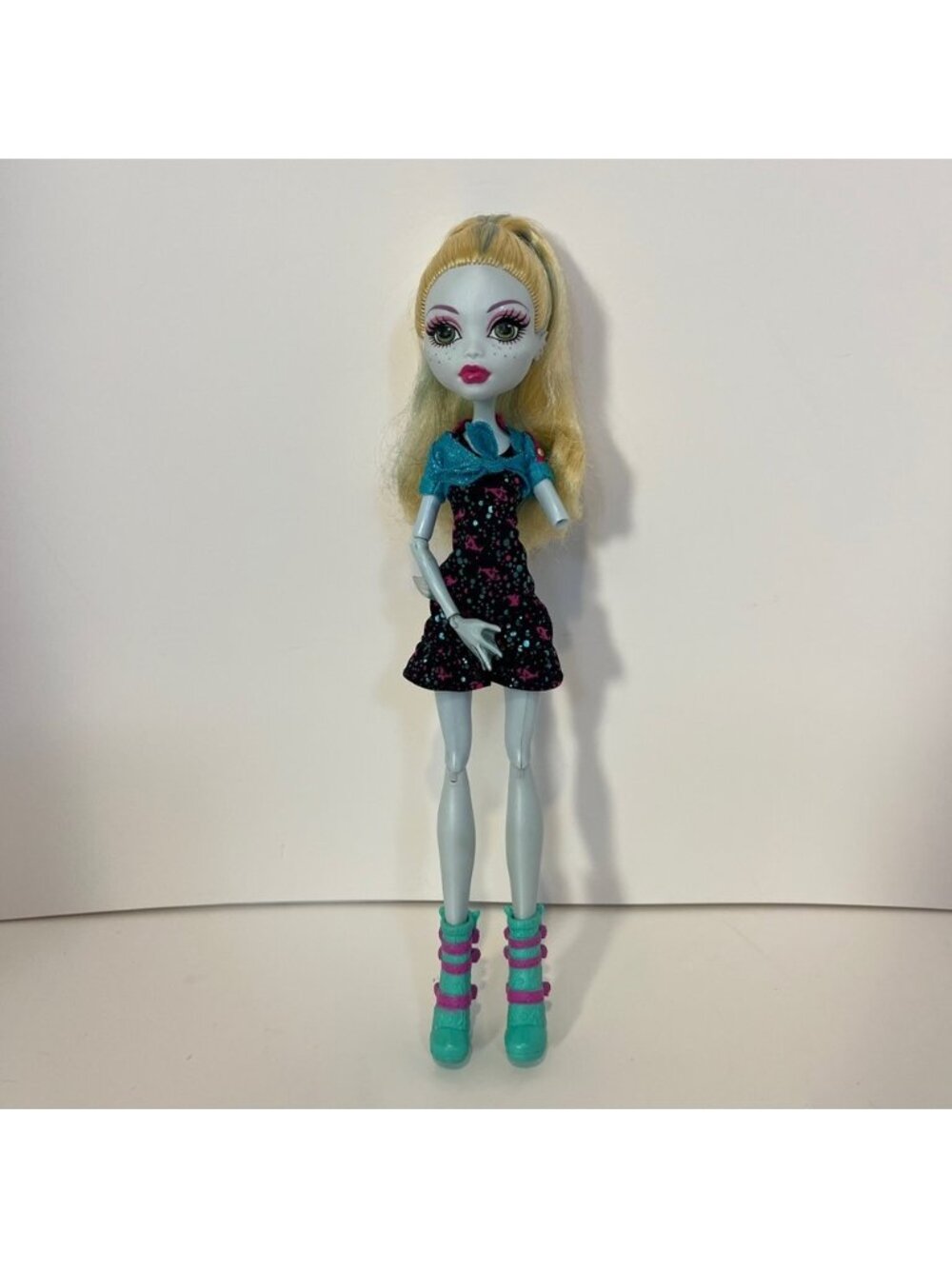 Lagoona Blue Monster High Ghouls Night Out Doll Dress Shoes Outfit Missing Hand